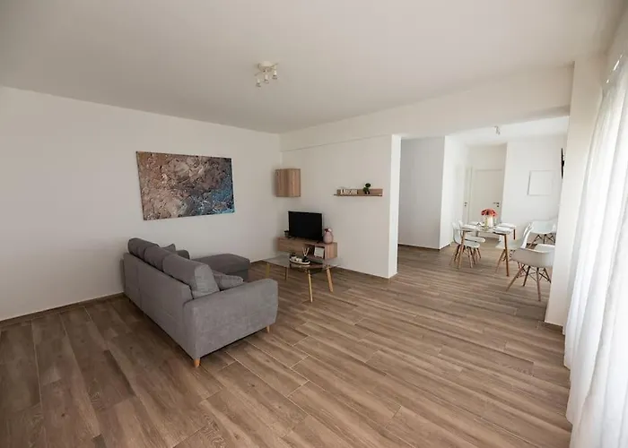 Bright 2Br Apartment In Palaio Faliro-