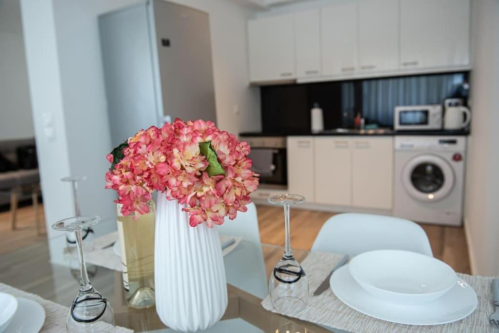 Apartment Bright 2br In Palaio Faliro-