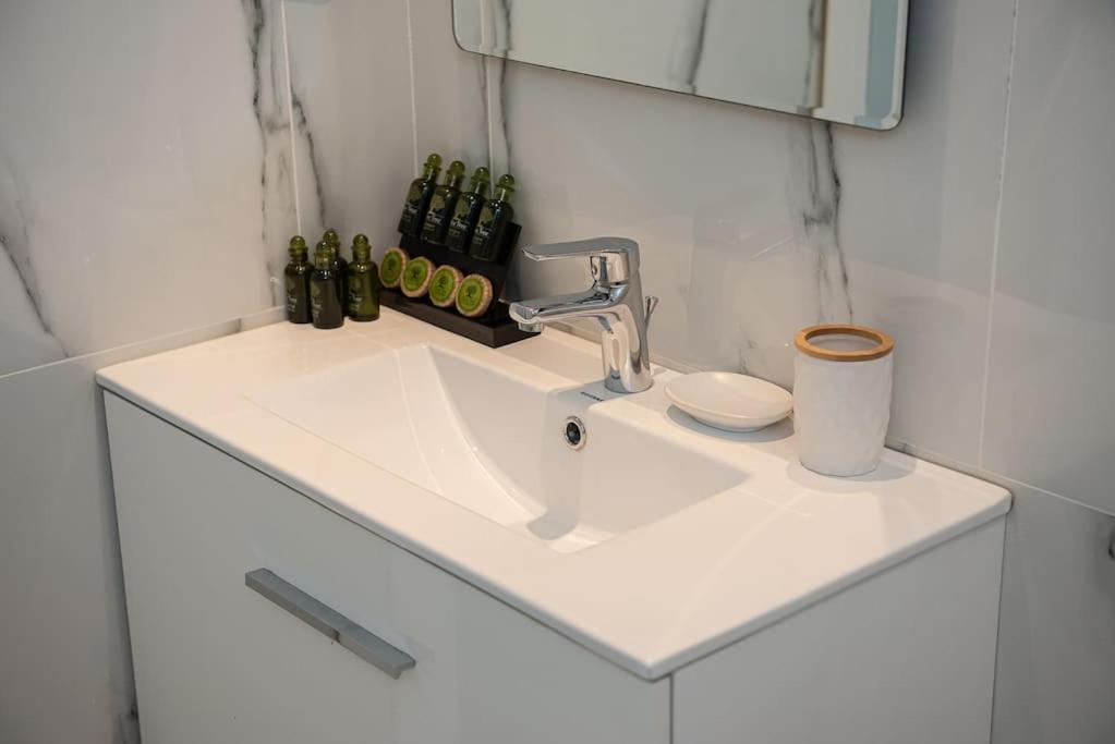 Bright 2br In Palaio Faliro- Apartment Athen
