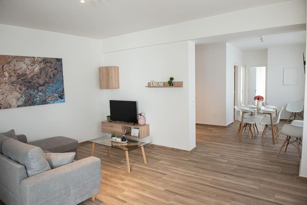 Bright 2br In Palaio Faliro- *